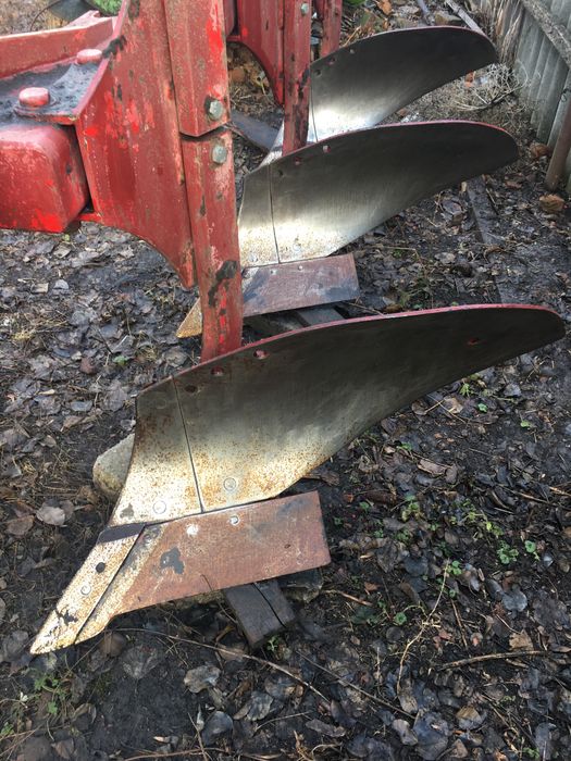 Плуг оборотний обертовий unia 3 корпусний