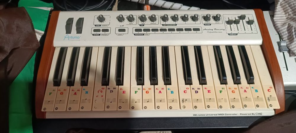 Teclado controlador midi arturia