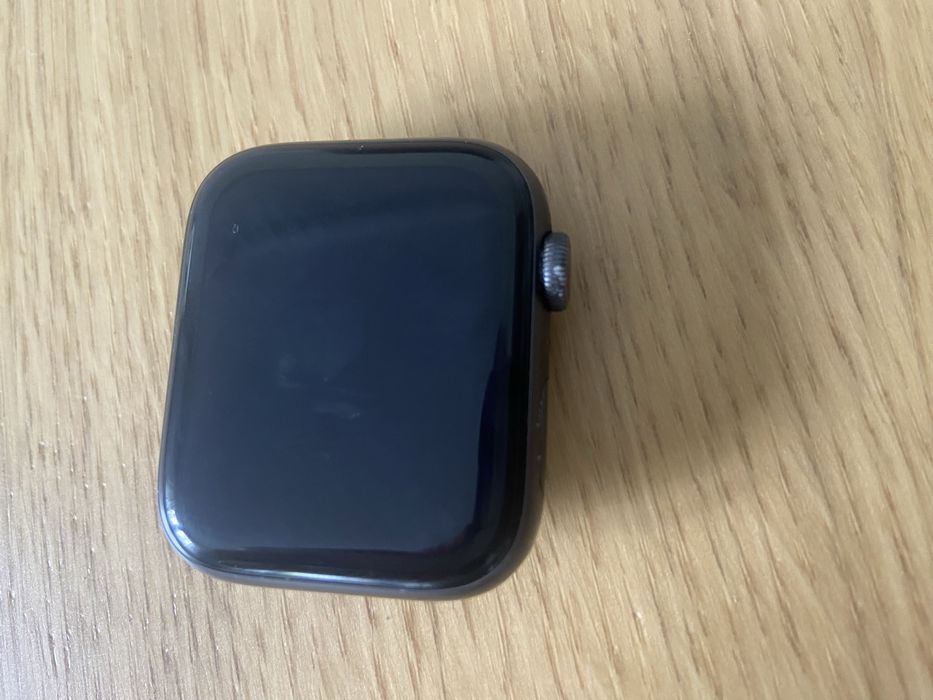Apple Watch SE 44 mm GPS + Cellular