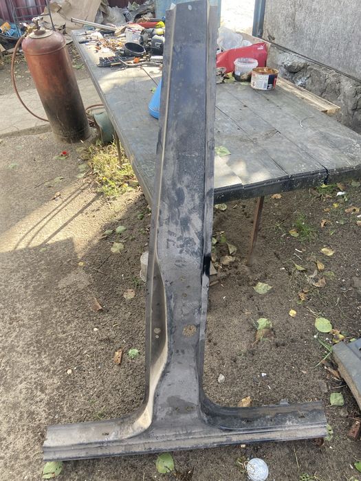 Продам стойку кузовную центральную Прадо 120