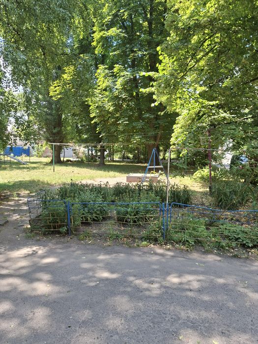 Продам 3-х кім.,новий ремонт,сталінка,центр,набережна,пров.Крупської 4