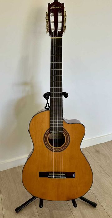 Guitarra acústica - Ibanez GA6CE-AM (Cordas Nylon) c/ Pré-amp e Afinador + Suporte Fender