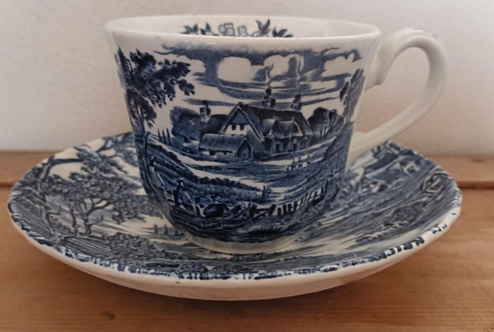 Chávena com pires inglesa tons azul