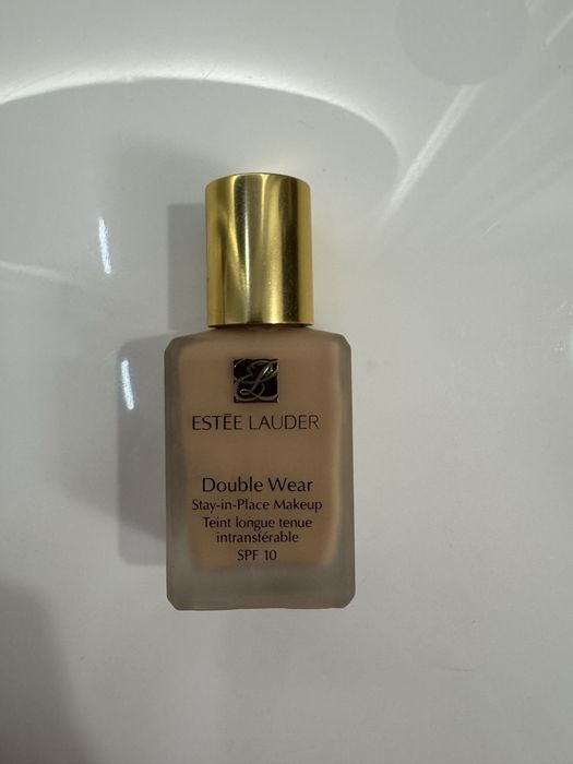 Тональний крем Estee Lauder 2C2