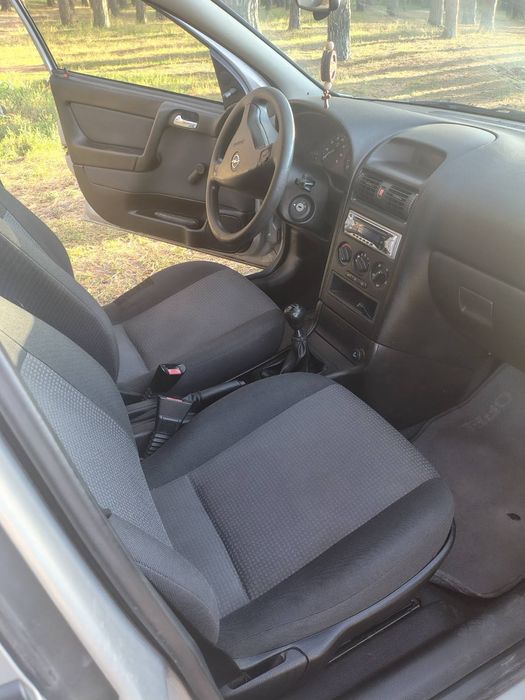 Продам Опель Астра 1.4