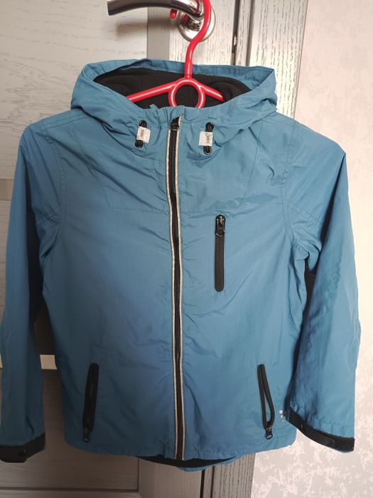 Продам осінню курточку для хлопчика