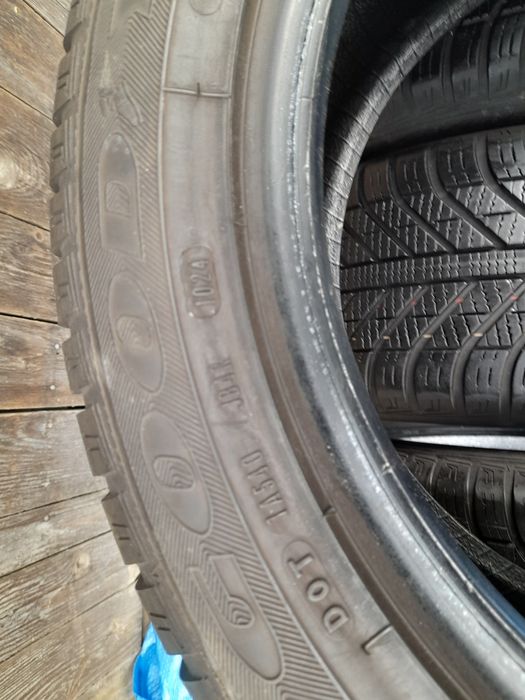 Goodyear Vector 4SEASONS 225/50R17 98V