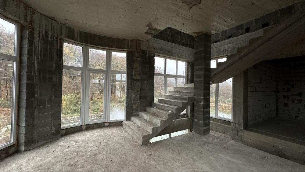 Продається частина будівлі