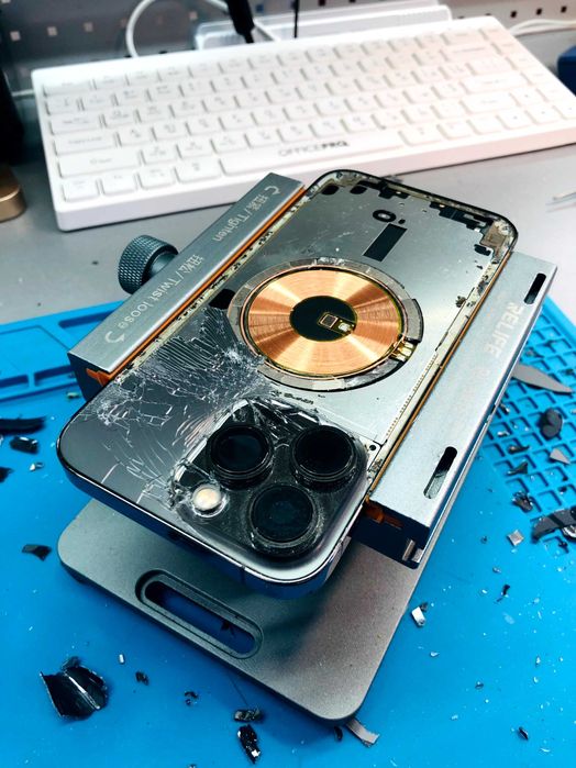 Ремонт телефонів. Заміна задньої кришки/скла iPhone