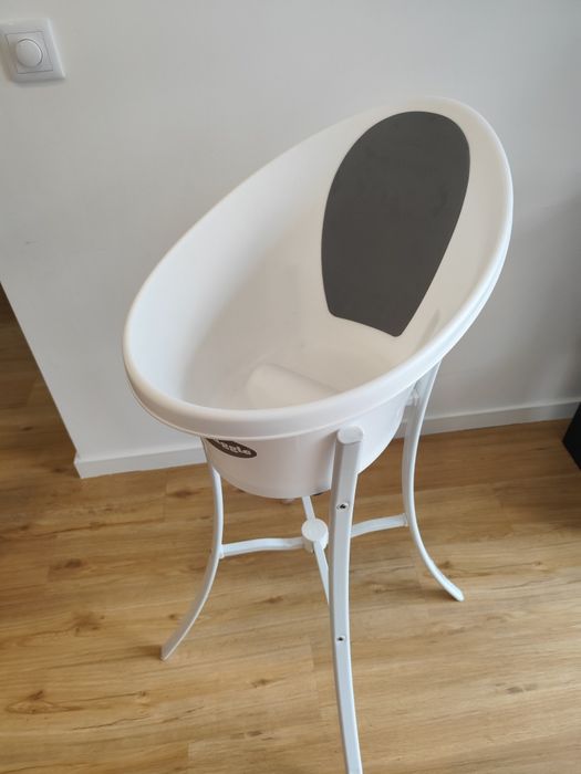 Banheira de bébé Shnuggle com suporte elegante