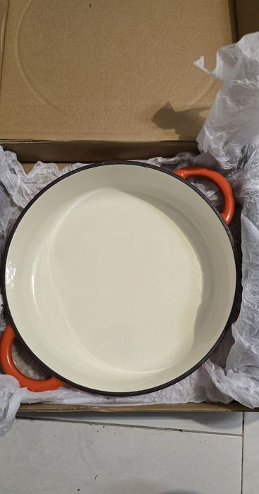 Caçarola ferro fundido 28 cm NOVA