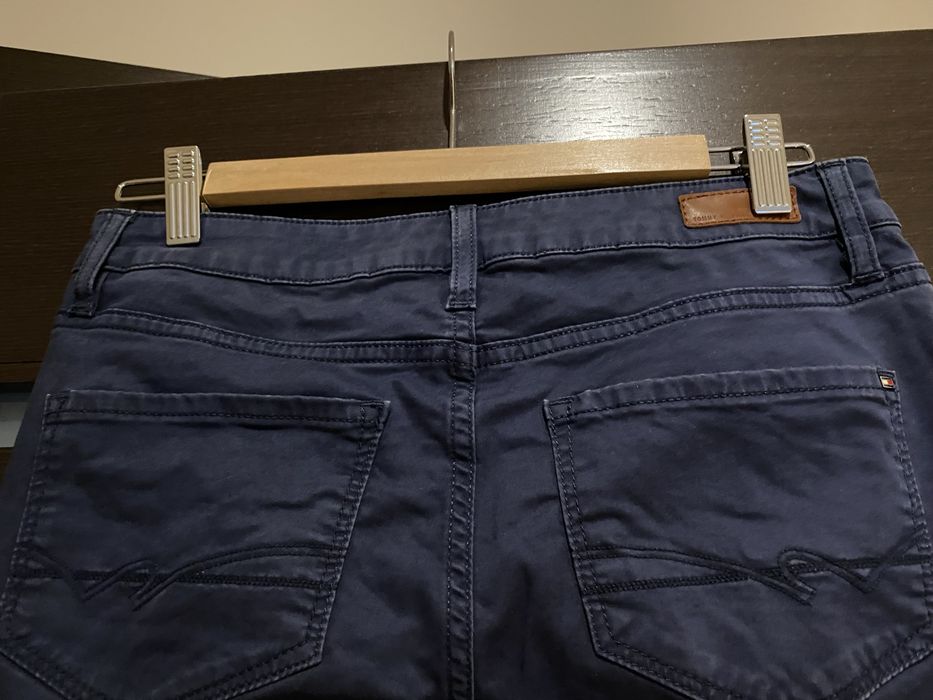 Spodnie damskie granatowe Tommy Hilfiger rozm4