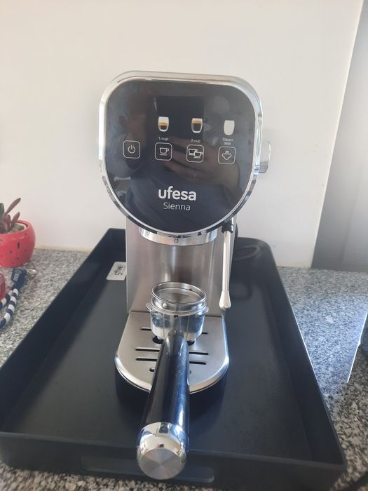 Maquina de café UFESA + moinho CASO