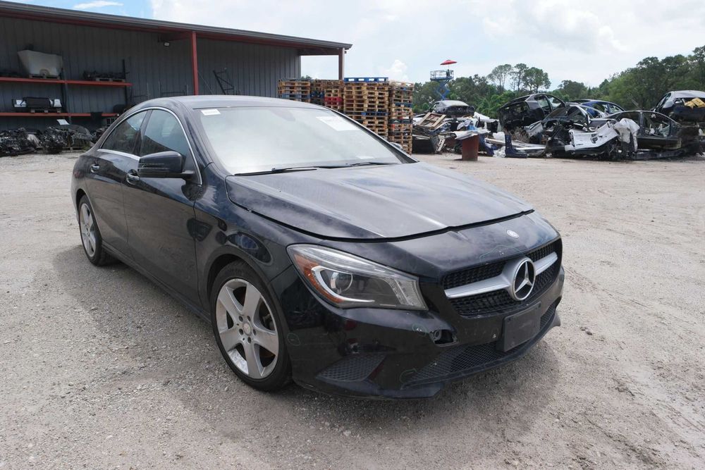 Бампер Mercedes-Benz C117 CLA-Klasse 2013-2019 з США розбірка Мерседес