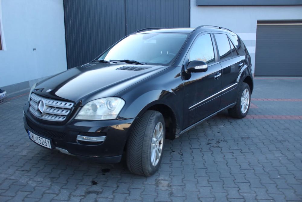 Mercedes-Benz ml  Mercedes Benz ML 4MATIC