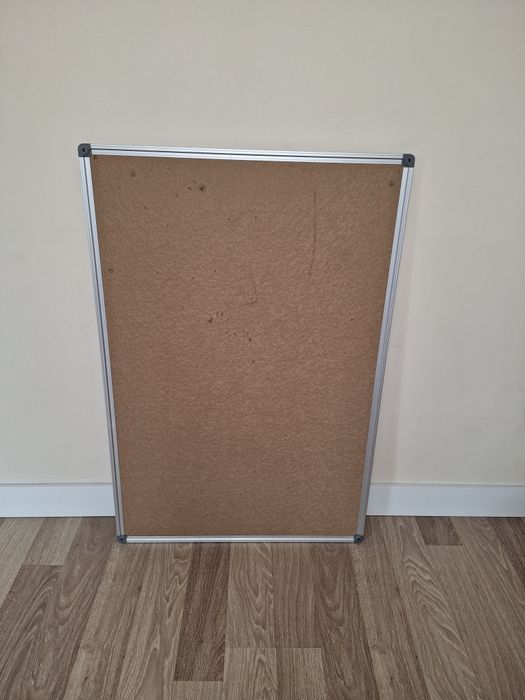 Tablica korkowa 60x90 cm