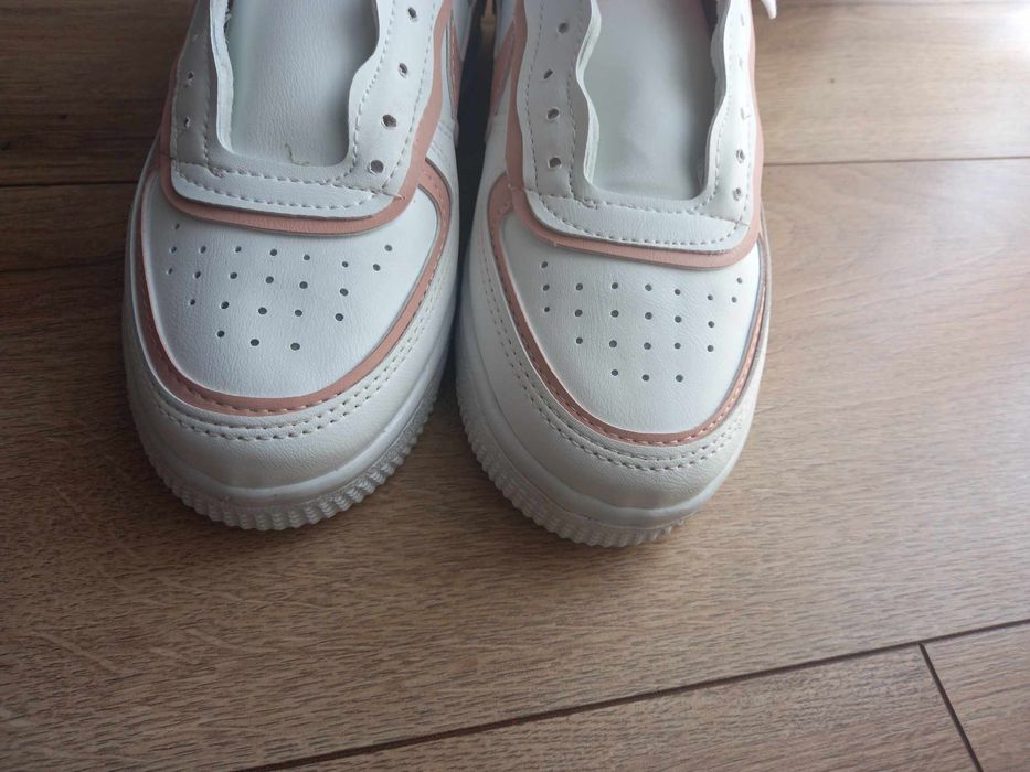 Sprzedam buty rozmiar 37 nowe