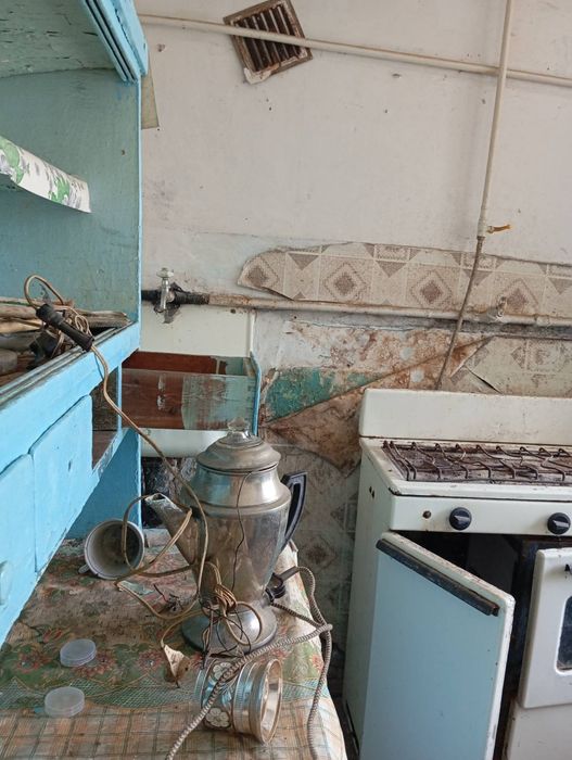 Терміново продам 3кім.кв..під ремонт! Варіант під Бізнес!