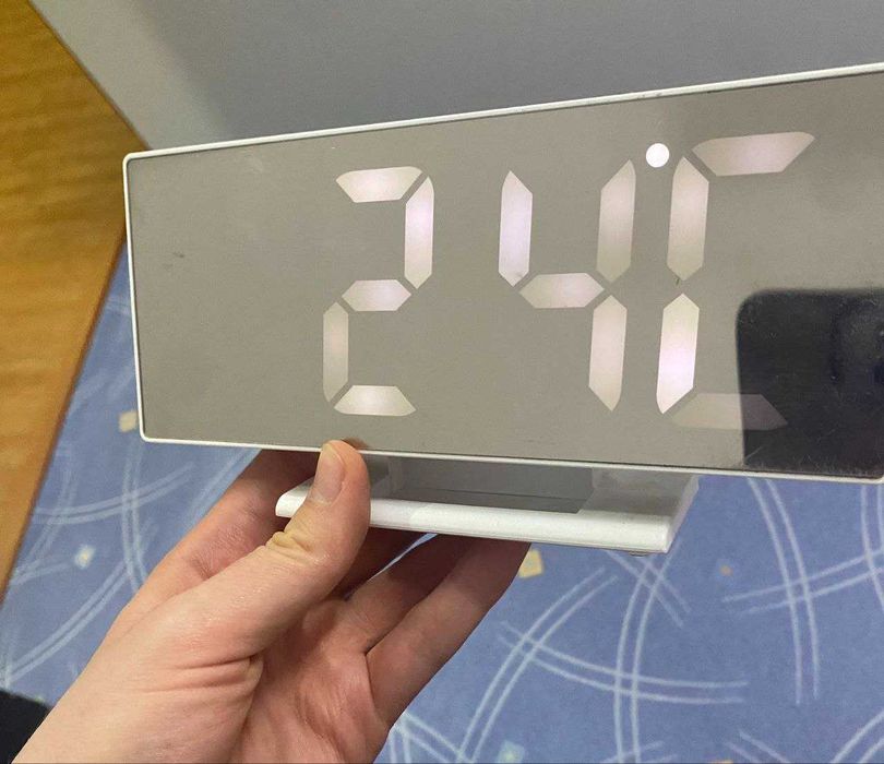 Цифровий настольний годинник LED