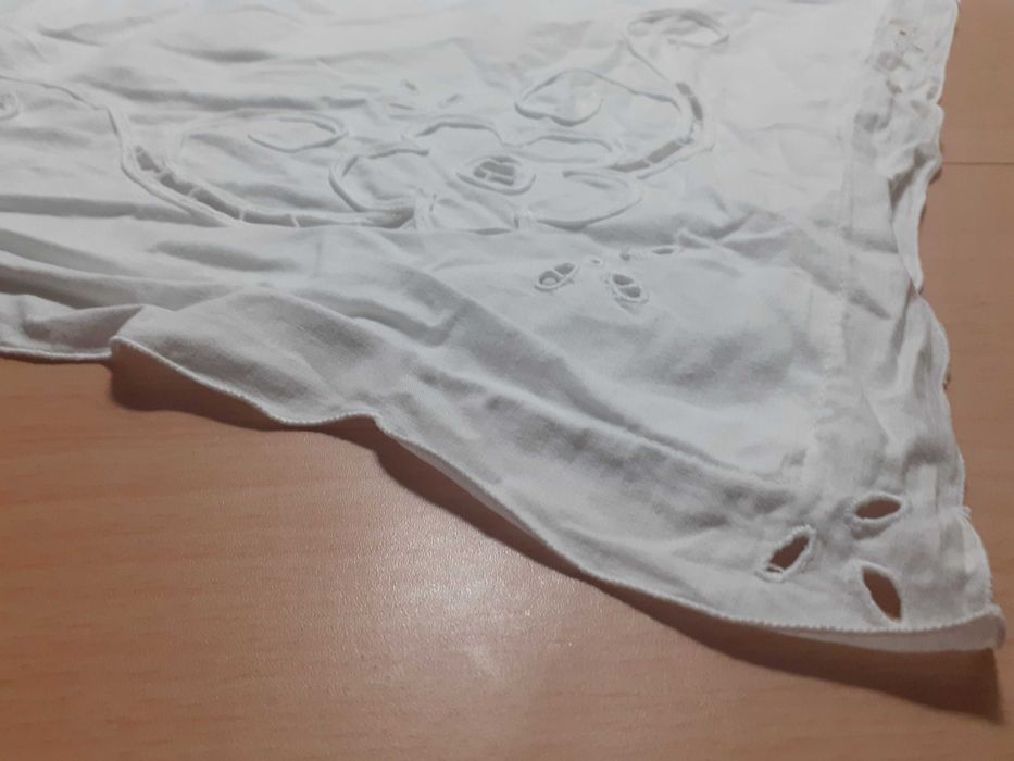 1 fronha em linho com bordado à mão