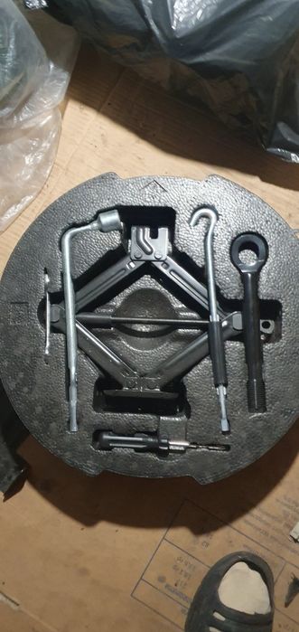 Домкрат крюк гак ключ колісний