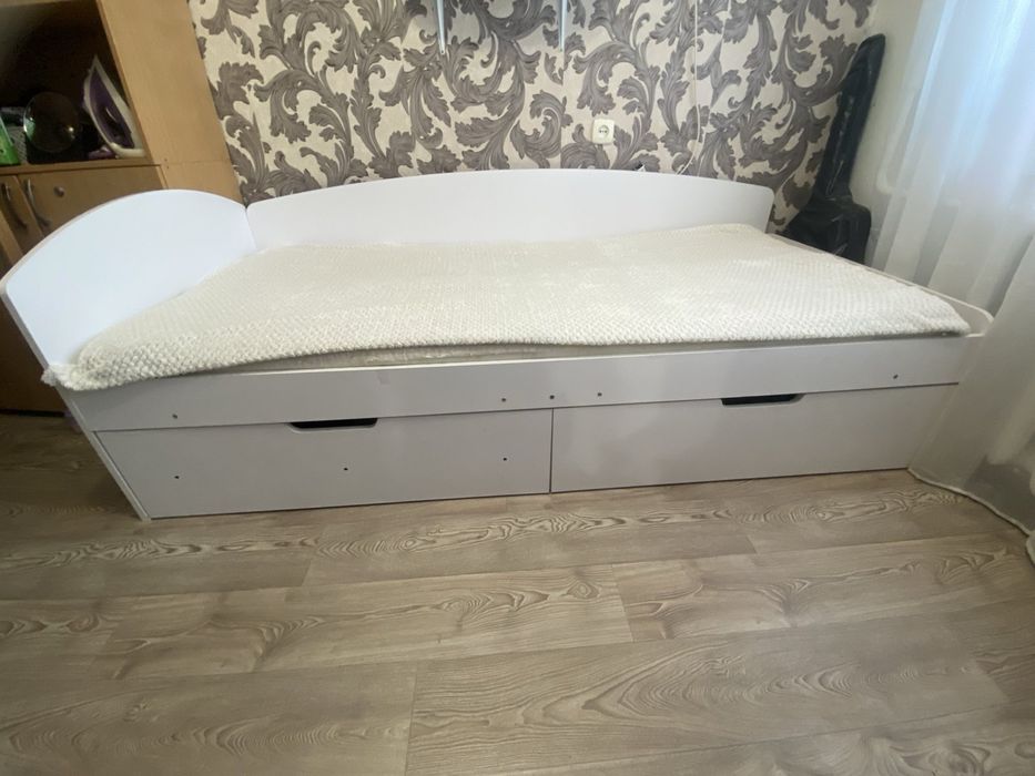 Ліжко односпальне