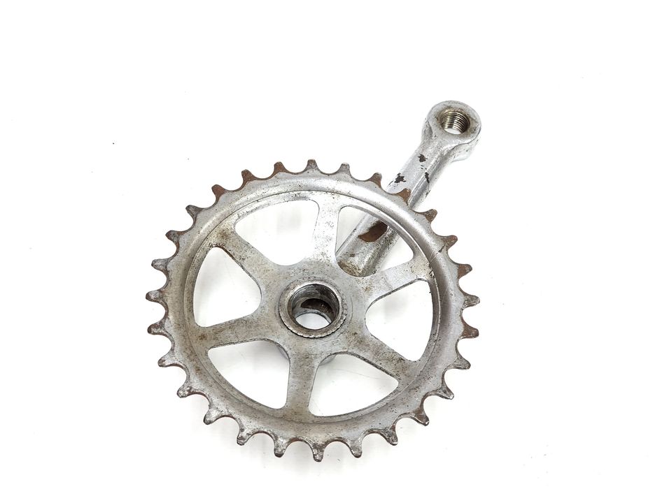 Korba prawa ZZR Romet 28 zębów do rowerów dziecięcych z PRL