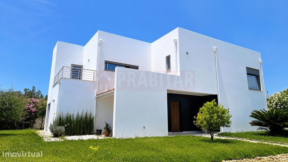 Detached T4 House in Pampilhosa