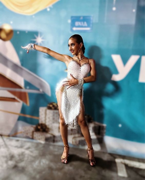 Сукня латиноамериканської програми