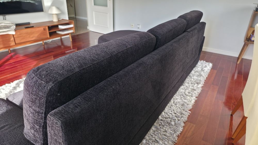 Sofá com chaise long preto
