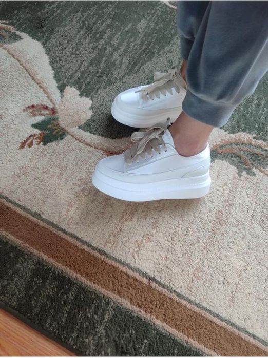 Кросівки 32 р нові на платформі