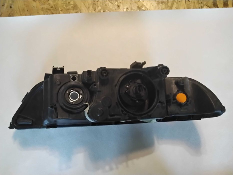 Фара БМВ Е39 правая