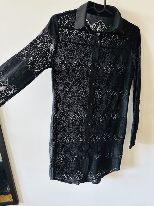 Czarna koronkowa koszula