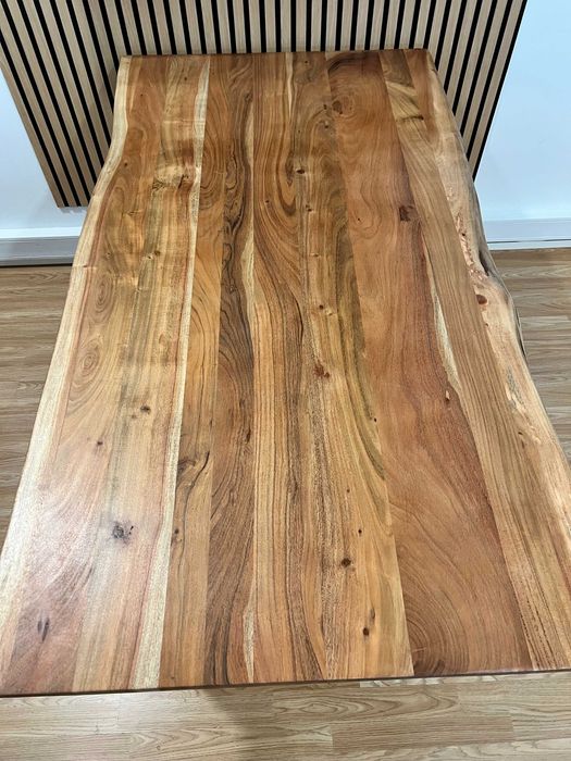 Mesa de Jantar ou Reuniões, em madeira