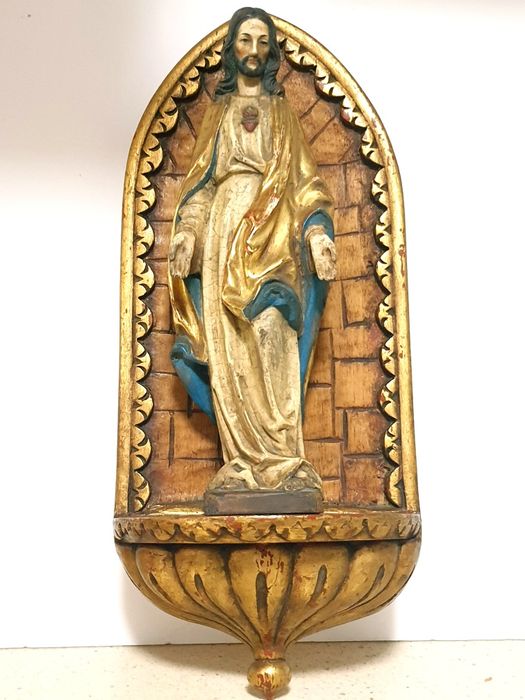 Lindo oratório de suspensão mural em talha policromada e dourada