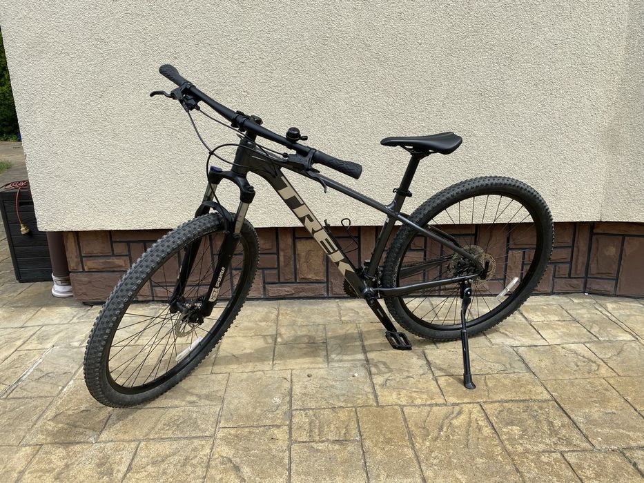 Trek marlin 5 z 2022 roku