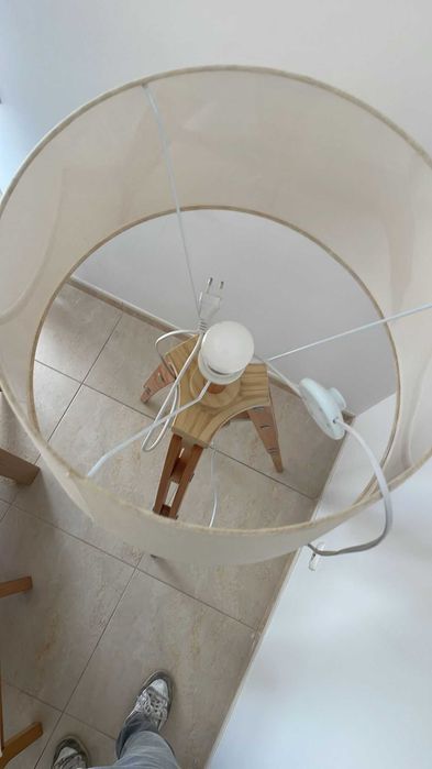 Candeeiro tripé Gato preto com abajur