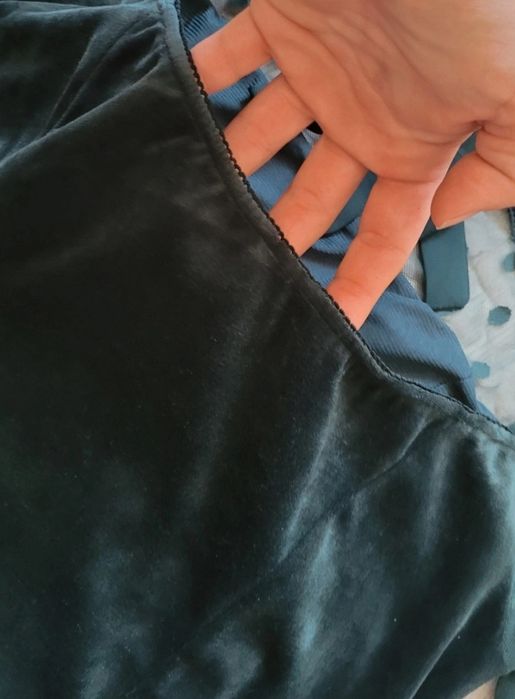 Welurowa elegancka sukienka z koronką i wiązaniem L Vero Moda