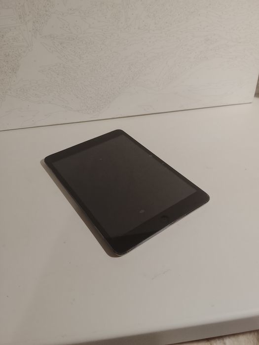 iPad A1432 не включаеться