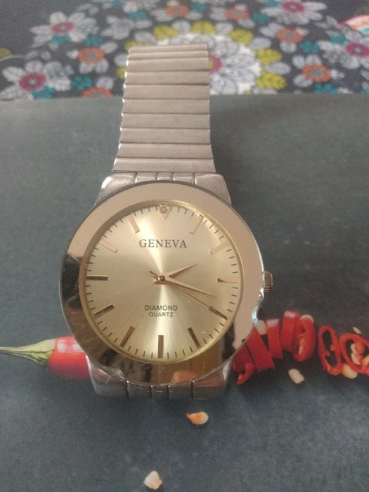 Geneva zegarek w odcieniach złota