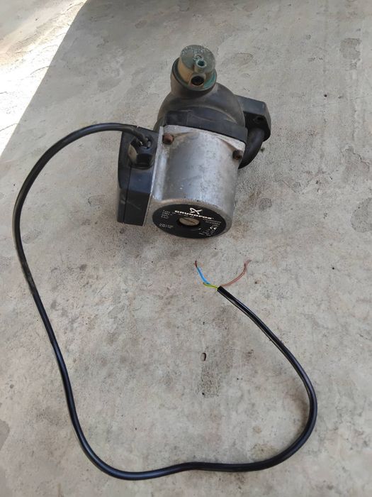 Циркуляционный насос GRUNDFOS UPS - 25/60 130 (180)