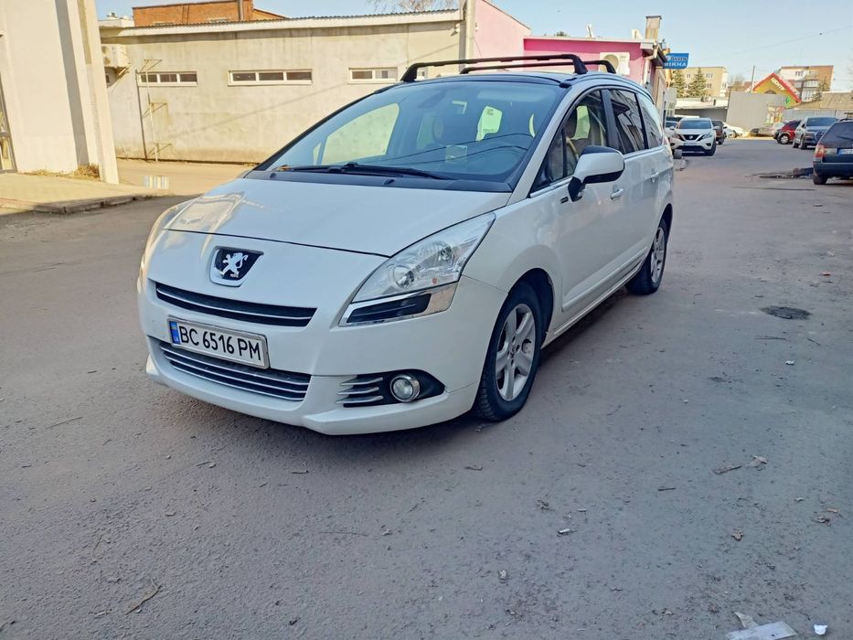 Пежо 5008 2012 рік, 1.6 дизель