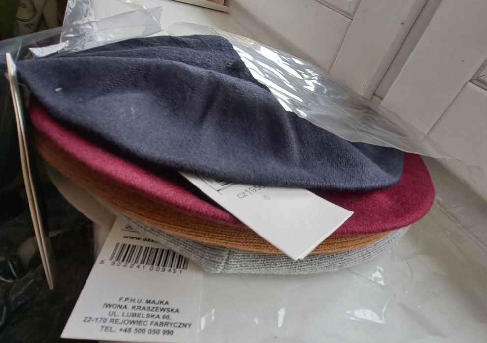 Zestaw beret nowe
