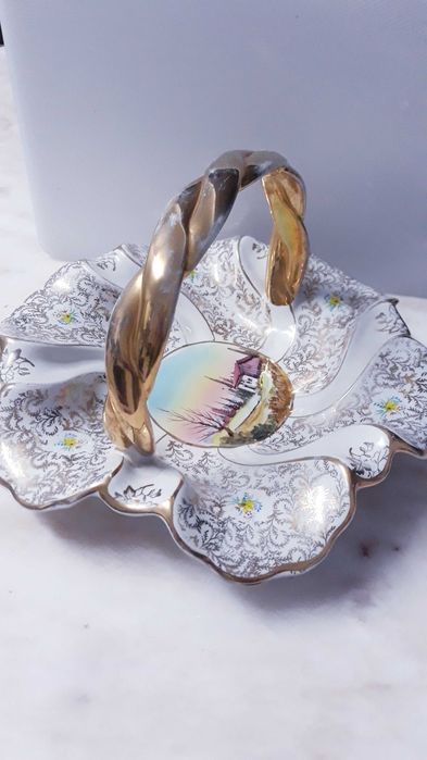 Cesto fruteiro em loiça de Alcobaça