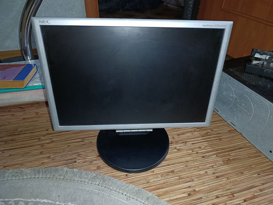 Монитор NEC LCD Multi Sync 205 wxm