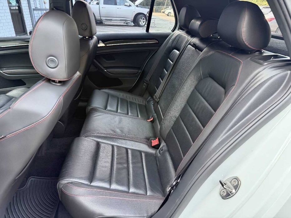 Volkswagen Golf GTI SE      2015
