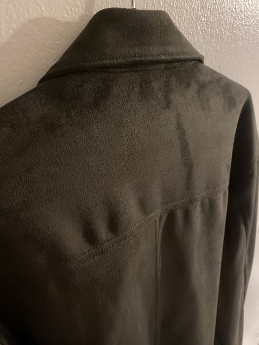 Casaco de couro e camurca