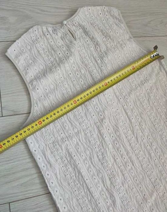 Nowa elegancka bluzka na lato z ozdobnym dekoltem rozm 38 M