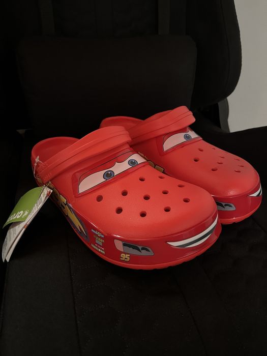 crocs lightning mcqueen