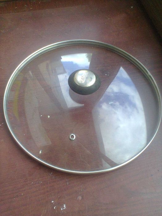 Ложки, вилки, нержавейка. Тарелки. Стаканы, Сковородка.